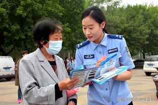 3抢断！哈姆：范德比尔特的活跃度是湖人全队努力的前沿阵地